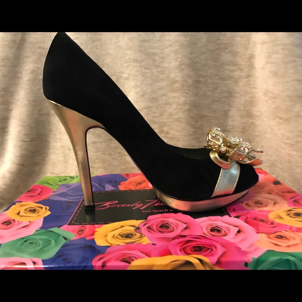 Beverly Feldman Heels (fit like a 6.5) - Picture 2 of 4